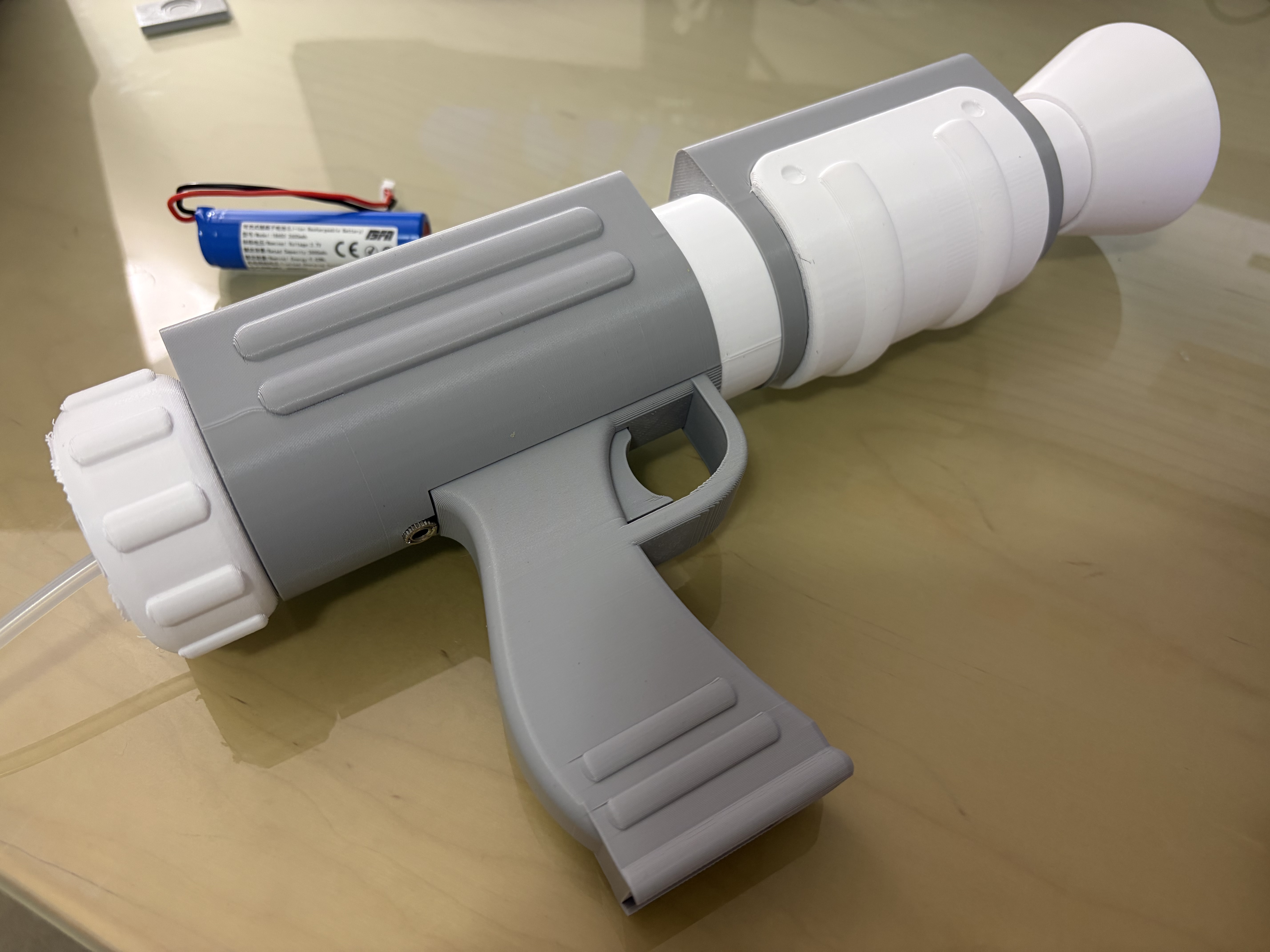 Switch adapted motorized splattershot water gun